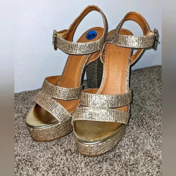 CHINESE LAUNDRY‎ Arcc Glitter Ankle Strap Heel Sandal Gold Sparkle Sz. 10 NEW - Picture 1 of 6